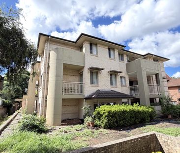 BEAUTIFUL 2 BED 2 BATH UNIT WITH SECURE CAR SPACE - Photo 6