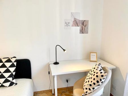 Via Caduti di Cefalonia, Florence, Tuscany 50127 - Photo 3