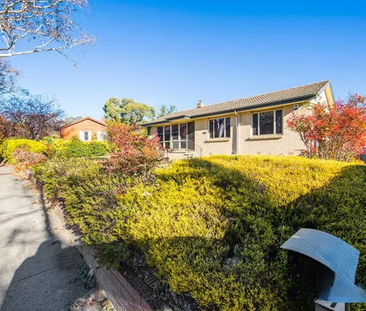 Convenient Living in a Quiet Garran Street! - Photo 1