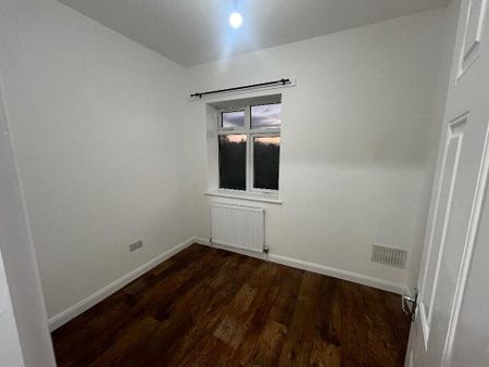 3 bedroom flat to rent - Photo 3