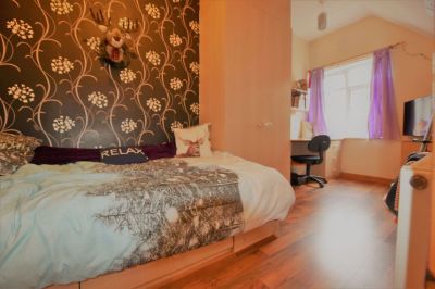 6 bedroom Flat in Hollybank, Leeds - Photo 5