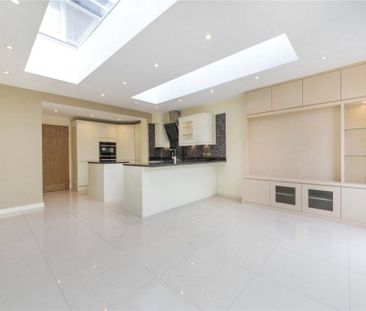 4 Bed Semi-Detached House, John Silkin Lane, SE8 - Photo 6