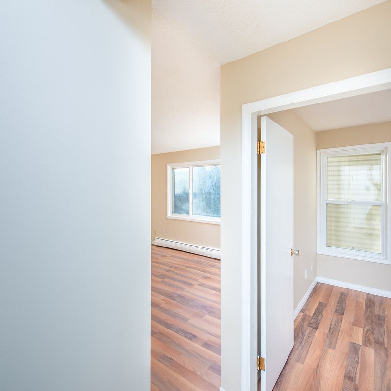 Alexander Apartments - Photo 1