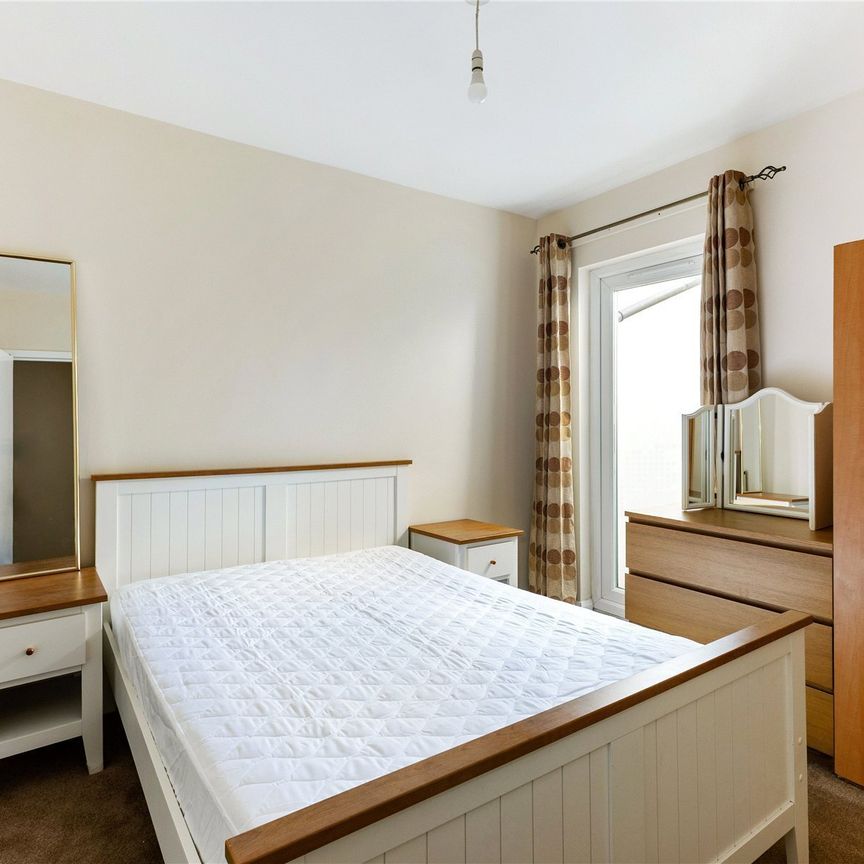 Hardy Road, London, SW19 ground floor flat to rent - Photo 1
