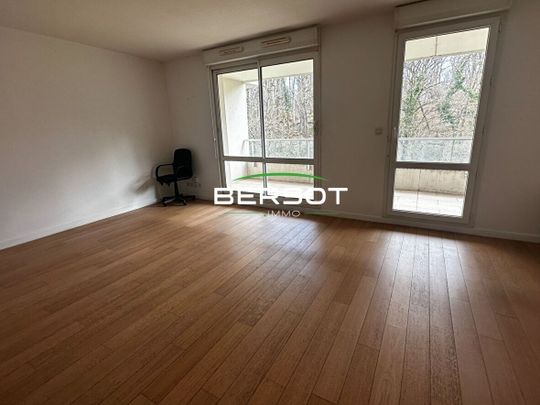 T2 avec parking et balcon - résidence avec piscine à Bregille - Photo 1