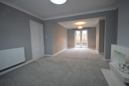 3 bedroom semi-detached house to rent - Photo 3