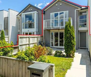 Well maintained 3-Bed Townhouse + Double Garage - Photo 4