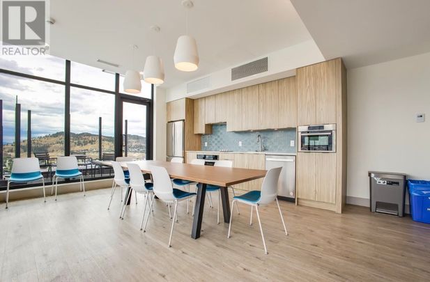 Downtown: 1 bed – SubPenthouse at Bertram - Photo 1