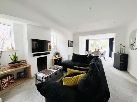 4 bedroom detached house to rent - Photo 1