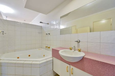 NEAT STUDIO IN THE CITY - Photo 4