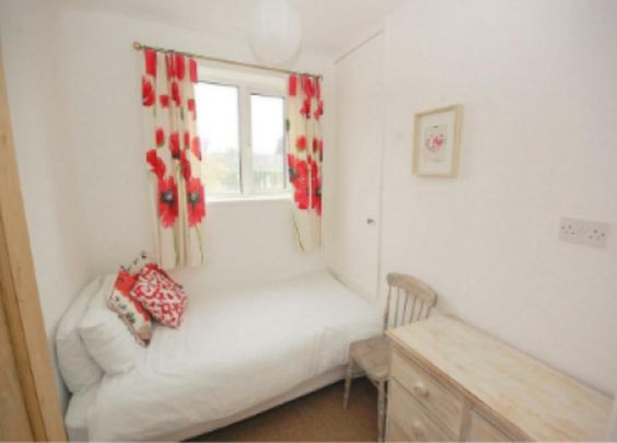 Fantastic bright, peaceful, private maisonette with generous garden in a great Hitchin location. - Photo 1