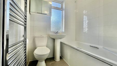 2 bedroom semi-detached house to rent - Photo 2