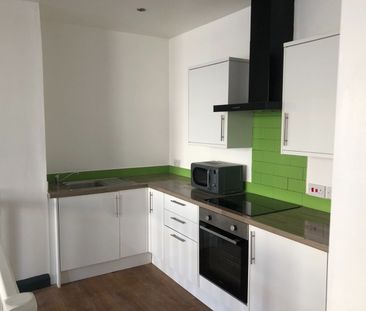 2 Bed Flat, Church Road, BS5 - Photo 6