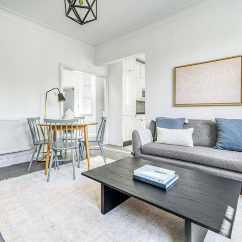 Devonshire Cl - Photo 1