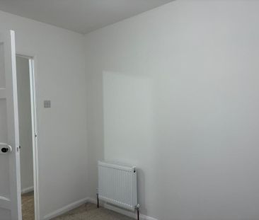 3 bedroom mews to rent - Photo 4