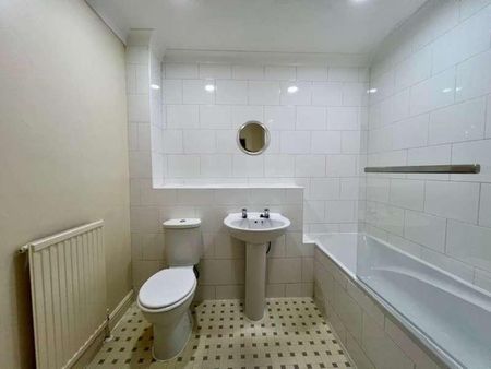 Old Oaks, Waltham Abbey, EN9 - Photo 5