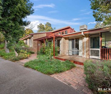 Charming Four-Bedroom Home in Isaacs - Photo 2