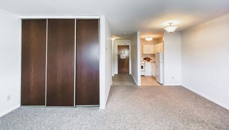 Mount Pleasant Manor - Photo 3