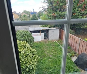 3 Bed Semi-Detached House, Helder Street, CR2 - Photo 3