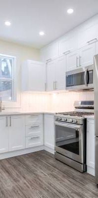 8 DRAPER ST. - BRAND NEW!3BED/3BATH, SAUNA,LAUNDRY, BROWNSTONES LIVING - Photo 1