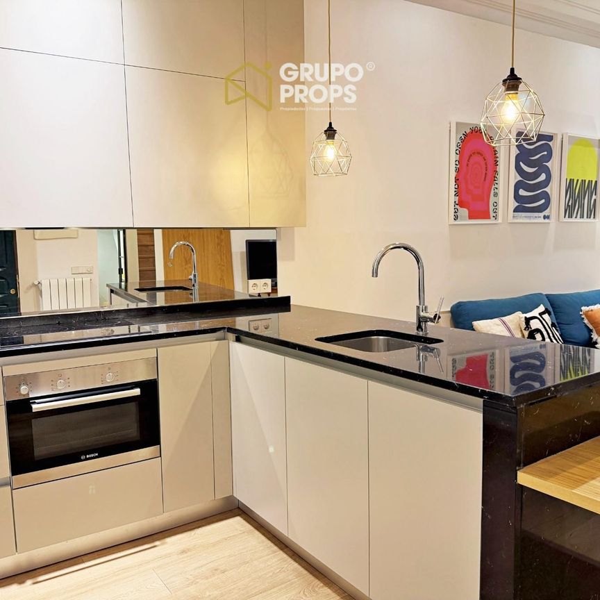 Apartamento de alquiler en Trafalgar - Photo 1