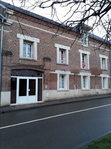 À Saint-Just-En-Chaussée, grand appartement en location - Photo 5