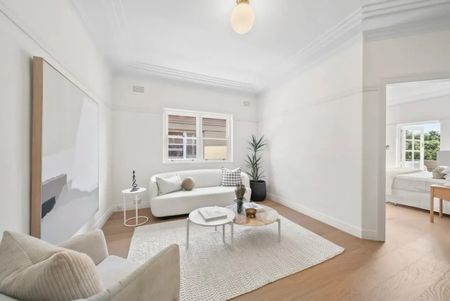 Impeccably Updated North-Facing Apartment in the Heart of Bondi Beach - Photo 3