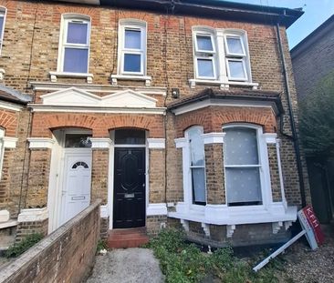 2 Bed Flat, Perry Hill, SE6 - Photo 3