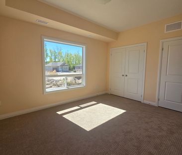 For Lease - 415 Louisa Street Unit# Main Level, Fort Erie, Ontario - Photo 4