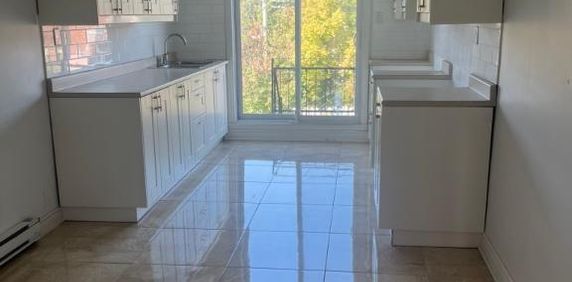 4 1/2 NOUVEAU ROSEMONT- LIBRE IMMÉDIAT - Photo 2