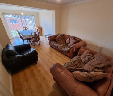 6 Bed Student Accommodation - Photo 5