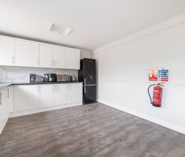 House Share to rent - Bracondale Road, London, SE2 - Photo 4
