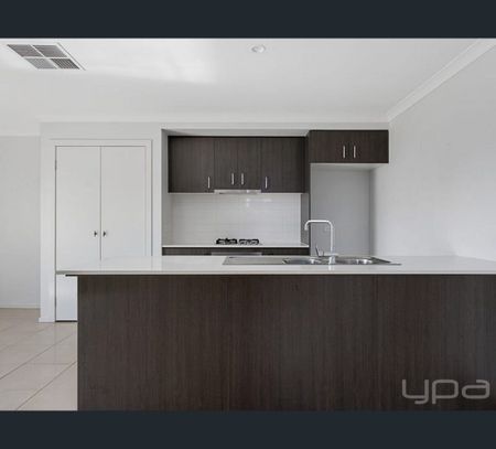 37 Coltan Avenue, Cobblebank, Vic 3338 - Photo 4