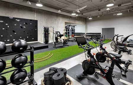 550 Wellington Lofts 55 , #513 - Photo 2