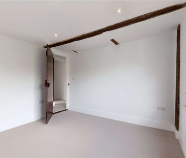 A charming Grade II listed home in the heart of historic Brenchley - Photo 2