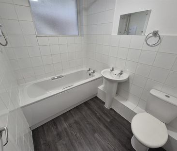 2 Bed Flat - Photo 6