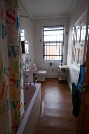 7 Bed - Woodsley Road, Hyde Park, Leeds - Photo 4
