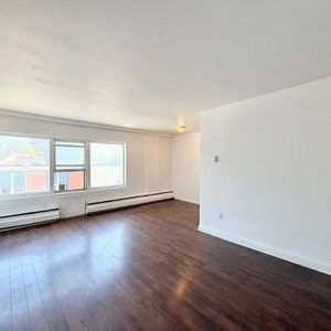 1 CH - 1 SDB - Westmount - $1,350 /mo - Photo 2