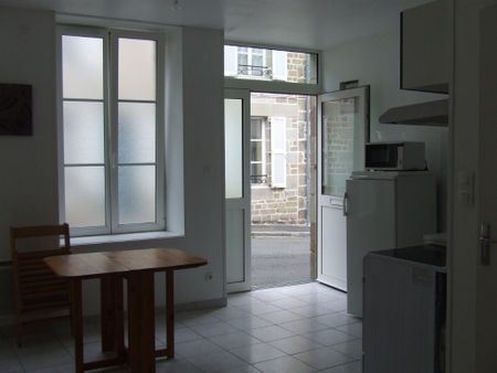 A LOUER - VILLEDIEU CENTRE - studio MEUBLÉ - plain-pied - 22 m² - Photo 5