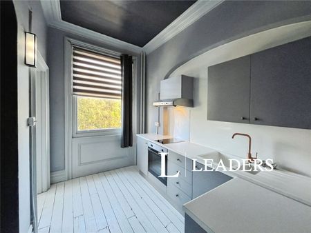 studio to rent The Drive, Hove, East Sussex, BN3 - Photo 4