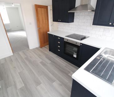 House - Terraced For Rent Penmaesglas Terrace, Tonypandy - Photo 4