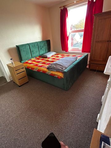 2 Bed Terraced House, Haddon Road, LS4 - Photo 3