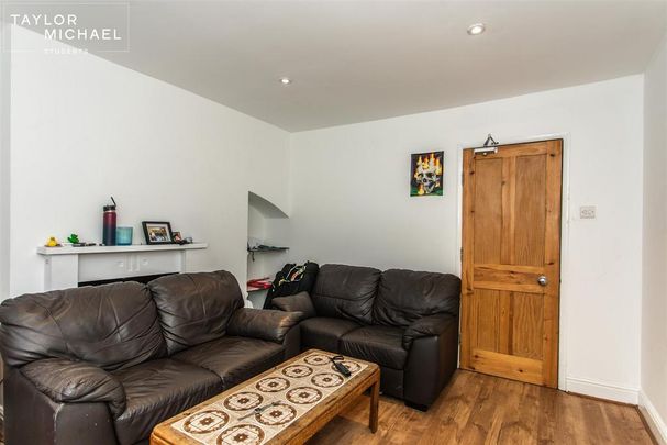 4 bedroom terraced house to rent - Photo 1