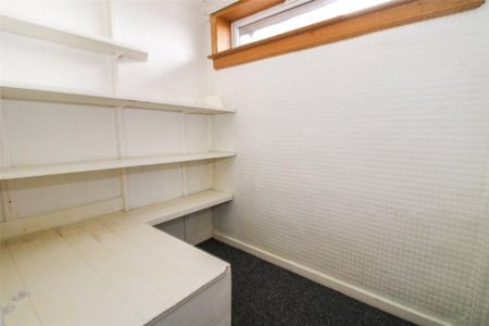 2 bedroom end of terrace house to rent - Photo 5