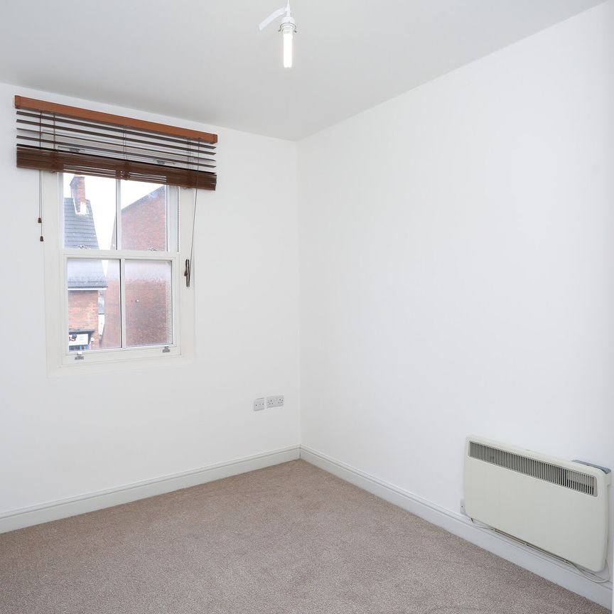 Available unfurnished from 15/12/2025 - Photo 1