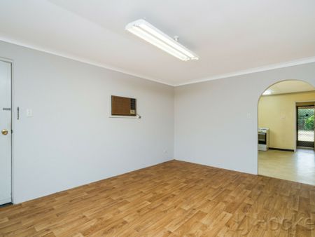 Spacious Family Home - Photo 3