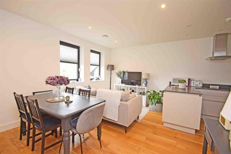 Old Lodge Place, St Margarets Road, St Margarets, TW1 - Photo 2