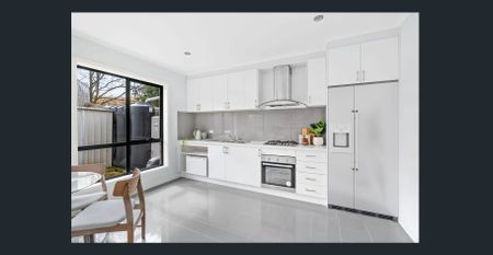 Modern, Bright & Perfectly Positioned - Photo 3