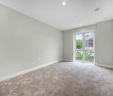 3 bedroom flat to rent - Photo 4