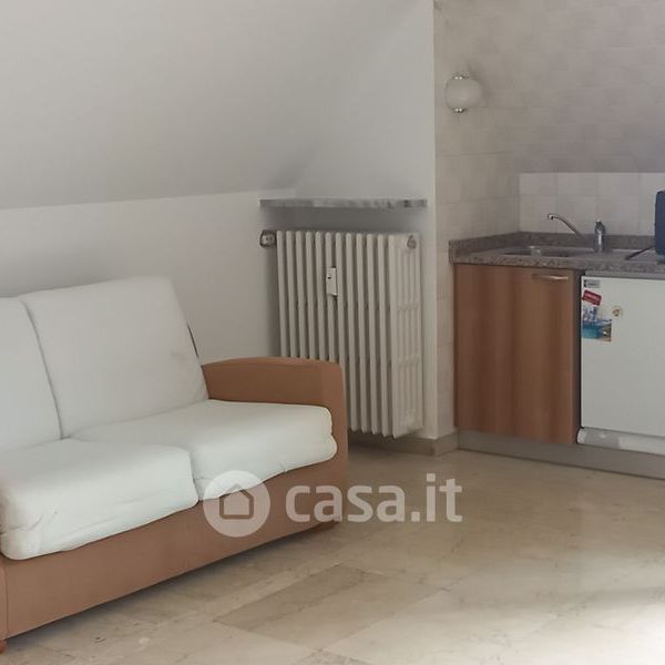 Attico, mansarda in Affitto in Via Francesco Ferrucci 10 a Milano - Photo 1